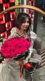 100 Red Rose Premium Bouquet – The Ultimate Expression of Love - Image 2
