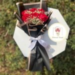 🌹 Mini Rose Bouquet – Sweet, Elegant & Charming