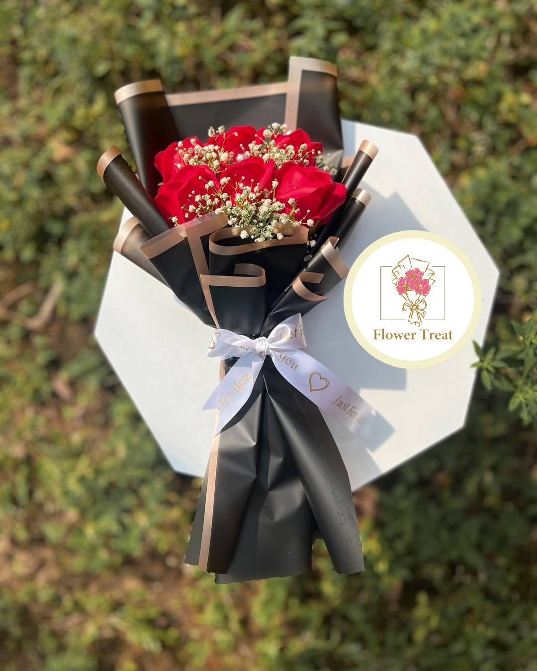 WhatsApp Image 2025-11-18 at 16.25.39_c448b0f3 đš Mini Rose Bouquet â Sweet, Elegant & Charming - Image 1