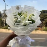 Lily Mini Bouquet – Soft, Elegant & Gracefully Charming