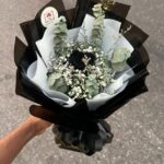 🌹 Single Black Rose Bouquet – Simple, Elegant & Full of Meaning