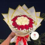 🌹 Premium Mixed Rose Bouquet – Luxury, Color & Timeless Beauty