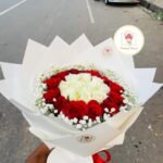 🌹 Premium Mixed Rose Bouquet – Luxury, Color & Timeless Beauty