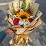 🌻🌹 Sunflower & Rose Mixed Bouquet – Cheerful & Romantic