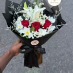 Mixed Rose Bouquet – Colorful, Elegant & Heartfelt