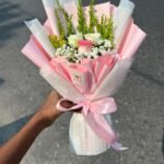 🌸 Premium Mini Bouquet – Elegant, Compact & Thoughtful