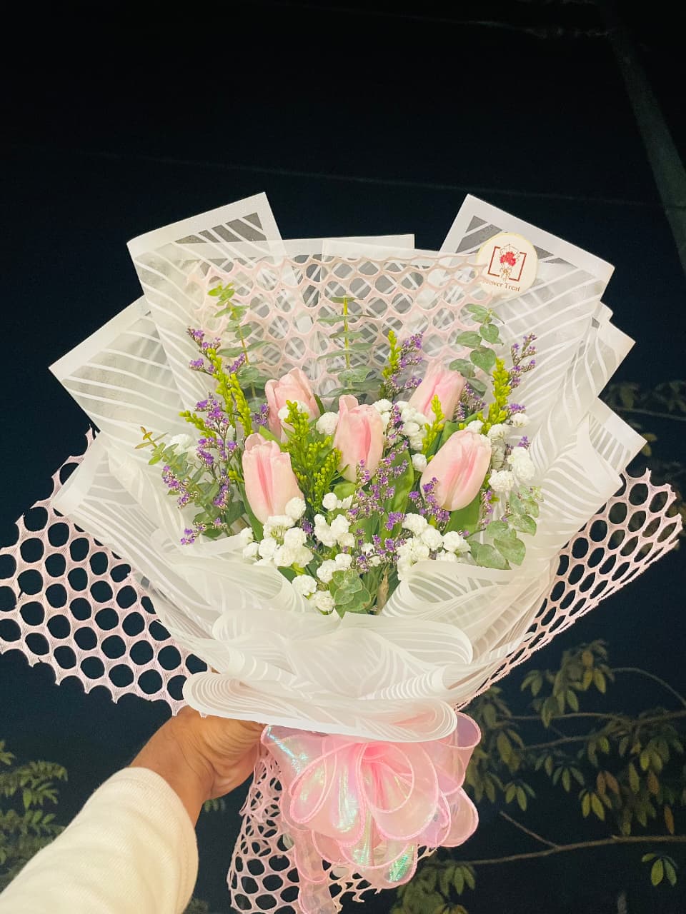 WhatsApp Image 2026-02-01 at 6.03.03 PM đˇ Real Tulip Bouquet â Fresh, Elegant & Vibrant - Image 1