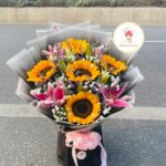 🌻🌸 Sunflower & Lilies Mixed Big Bouquet – Bright, Elegant & Stunning