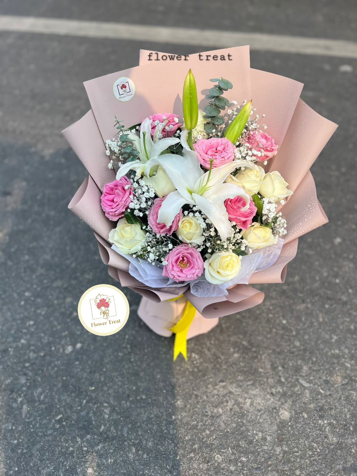 WhatsApp Image 2026-02-01 at 6.03.05 PM (1) ๐ธ๐น Lily & Rose Mixed Bouquet โ Elegant, Fresh & Romantic - Image 1