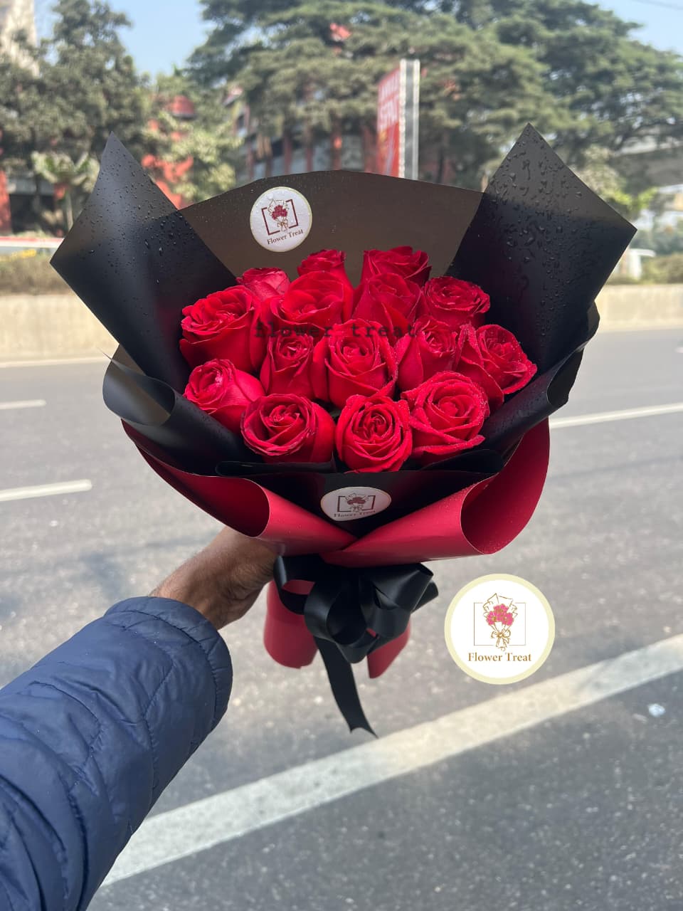 WhatsApp Image 2026-02-01 at 6.03.05 PM (2) 🌹 Red Rose Bouquet – Classic, Romantic & Timeless - Image 1