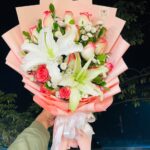 🌸🤍 Pink & White Lily Mixed Bouquet – Elegant, Fresh & Charming