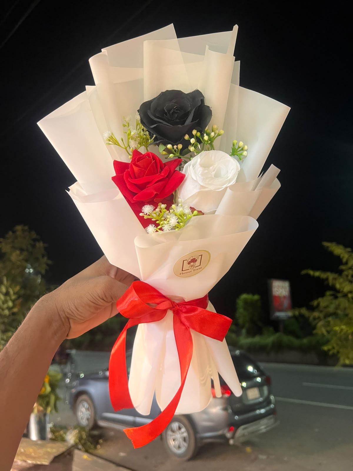 WhatsApp Image 2026-09-22 at 10.17.58 PM 3-color artificial rose bouquet - Image 1