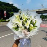 White Lily Bouquet (Pristine, Elegant & Regal)