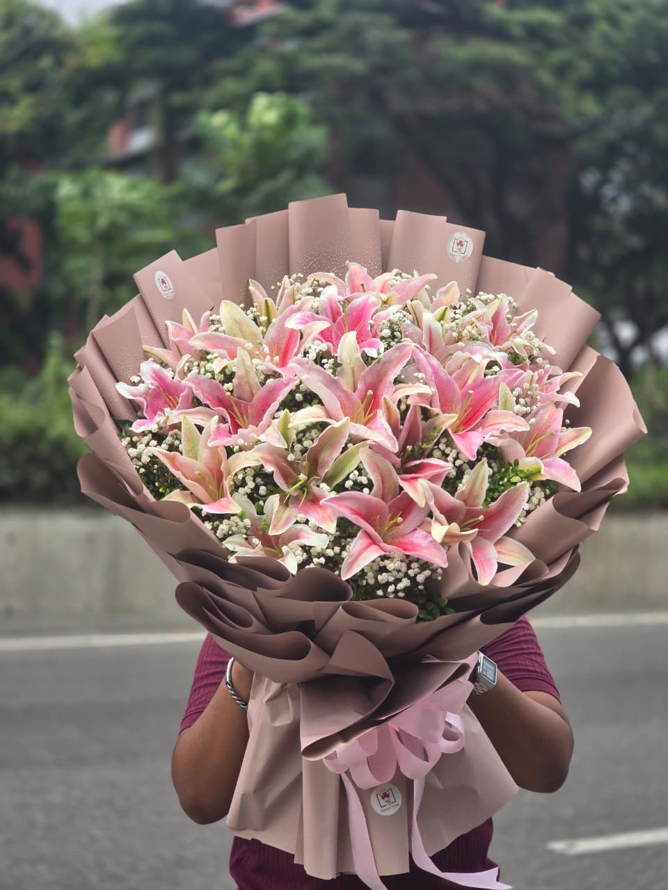 WhatsApp Image 2026-10-01 at 1.29.23 PM Rich Oversized Lily Bouquet (Majestic, Statement & Luxury) - Image 1