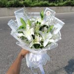 White Lily Bouquet (Graceful, Regal & Luxury)